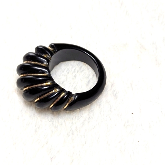Vintage Rare Women's 70s Black Onyx Dome Ring and 14k Gold Thread - Picture 2 of 9